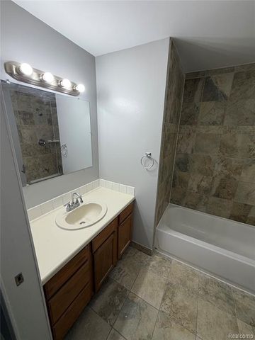 19445 Inkster Road, Livonia, MI 48152