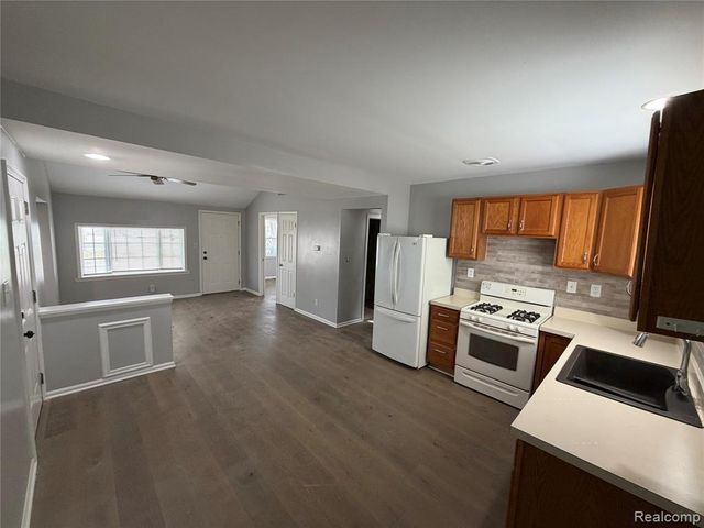 19445 Inkster Road, Livonia, MI 48152