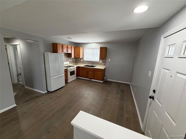 19445 Inkster Road, Livonia, MI 48152