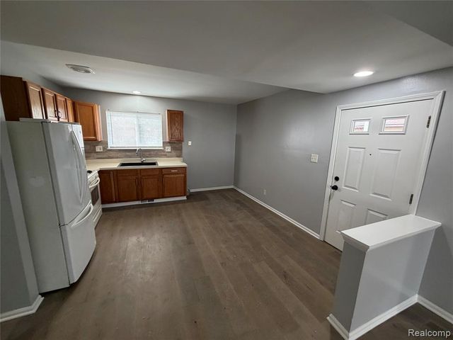 19445 Inkster Road, Livonia, MI 48152