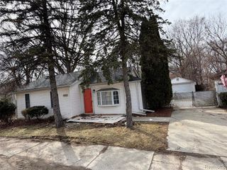 19445 Inkster Road, Livonia, MI 48152