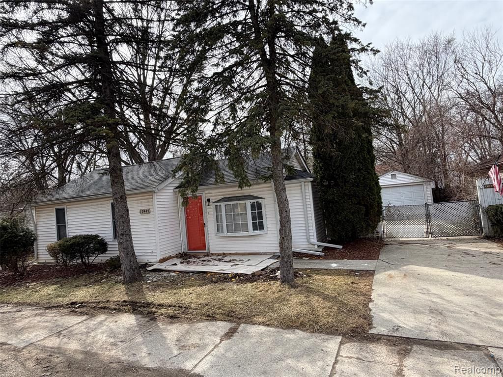 19445 Inkster Road, Livonia, MI 48152