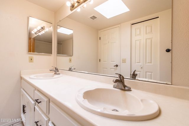 1200 E River Road E59, Tucson, AZ 85718