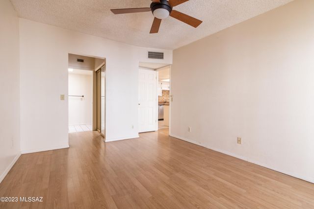 1200 E River Road E59, Tucson, AZ 85718