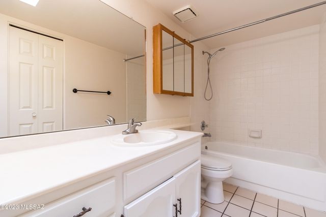 1200 E River Road E59, Tucson, AZ 85718