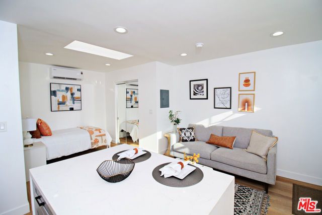 4068 Sutro Avenue, Los Angeles, CA 90008