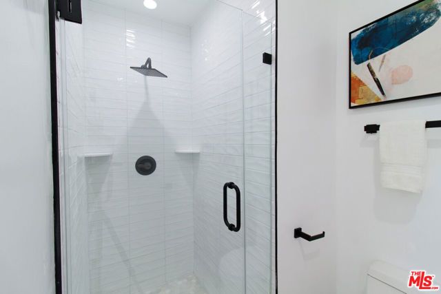 4068 Sutro Avenue, Los Angeles, CA 90008