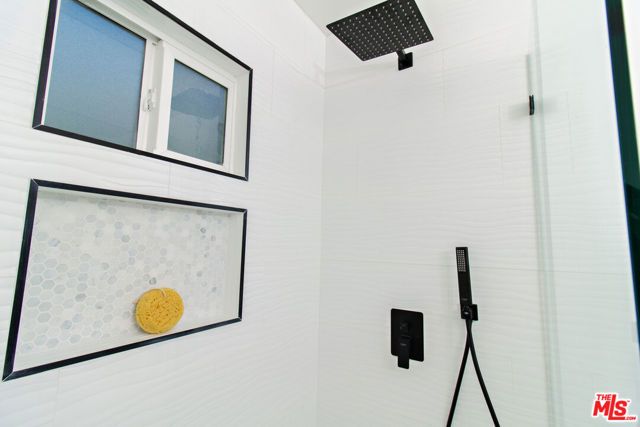 4068 Sutro Avenue, Los Angeles, CA 90008