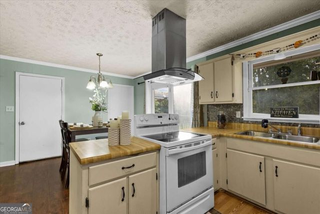 413 Hemlock Drive, Lawrenceville, GA 30046