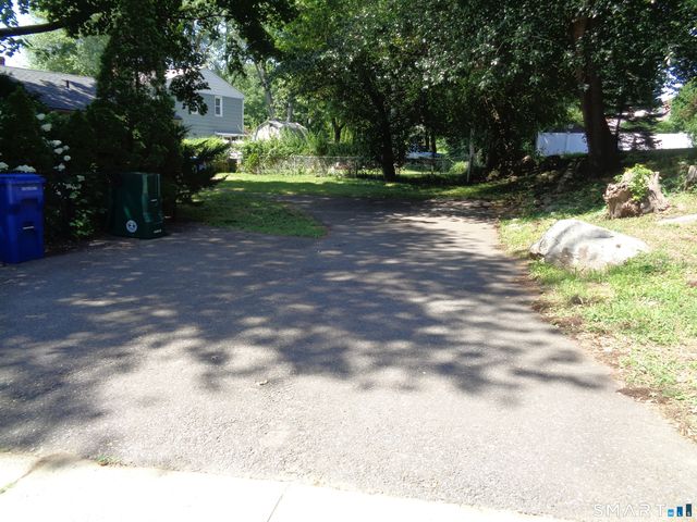 318 Stonybrook Road, Stratford, CT 06614