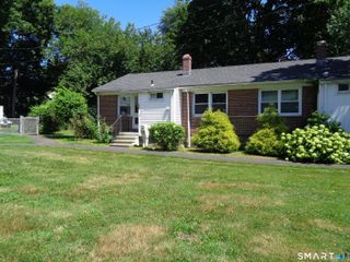 318 Stonybrook Road, Stratford, CT 06614