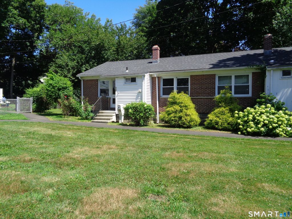 318 Stonybrook Road, Stratford, CT 06614