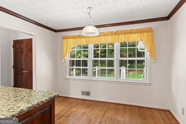 4352 White Oak Drive, Sugar Hill, GA 30518
