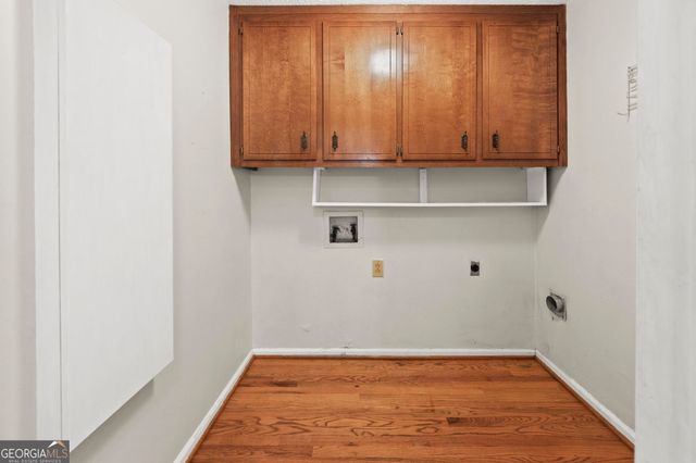 4352 White Oak Drive, Sugar Hill, GA 30518