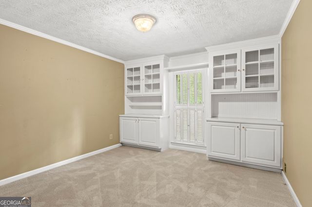 4352 White Oak Drive, Sugar Hill, GA 30518