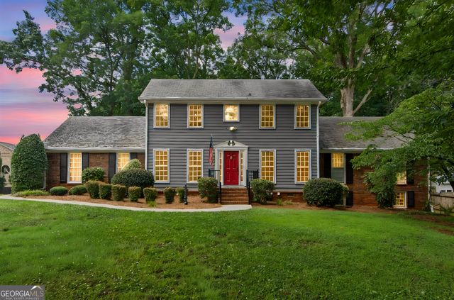 4352 White Oak Drive, Sugar Hill, GA 30518