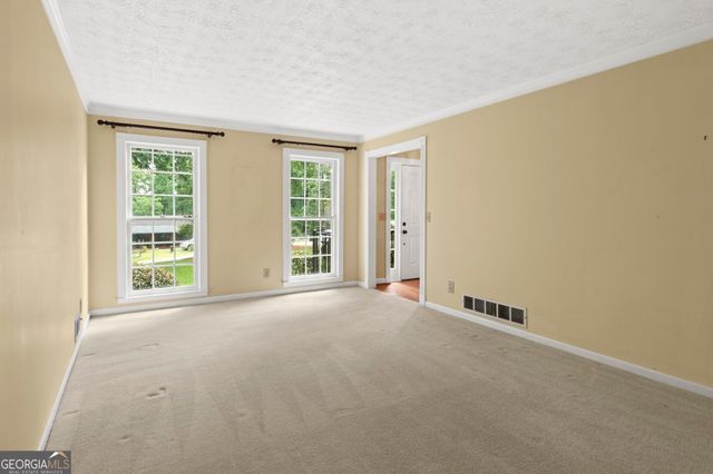 4352 White Oak Drive, Sugar Hill, GA 30518