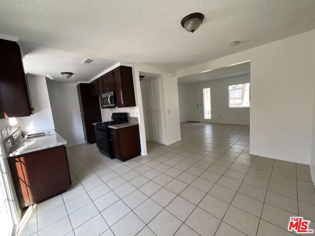 142 E Merrill Avenue, Rialto, CA 92376