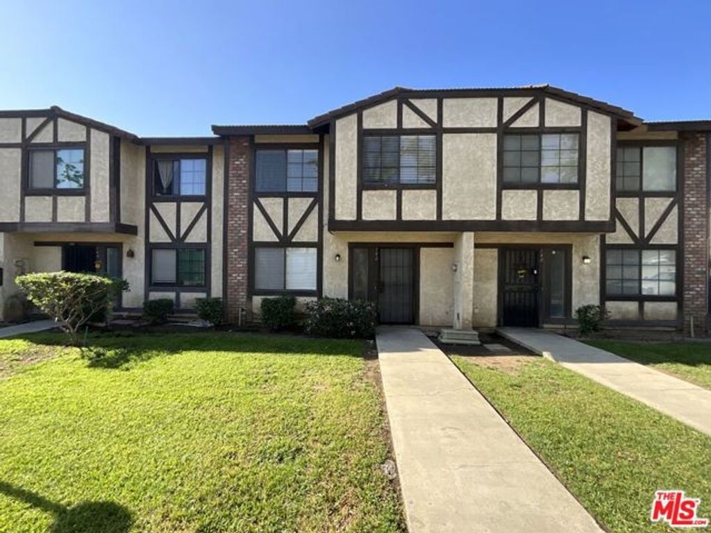 142 E Merrill Avenue, Rialto, CA 92376