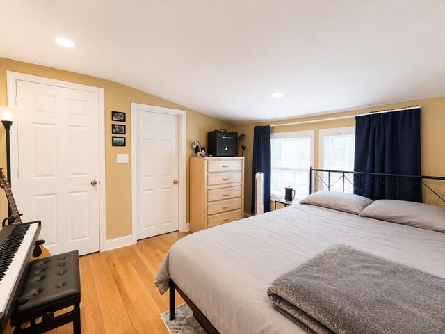 18 Linden Pl 2, Brookline, MA 02445