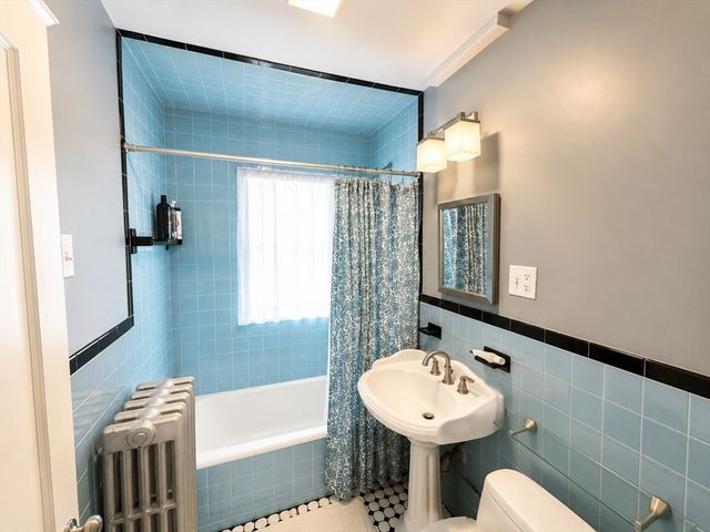 18 Linden Pl 2, Brookline, MA 02445
