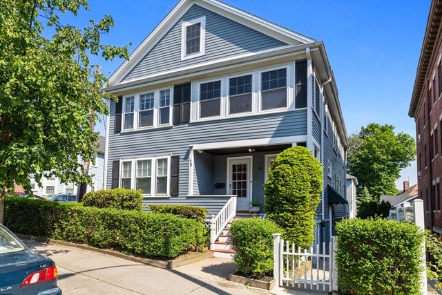 18 Linden Pl 2, Brookline, MA 02445
