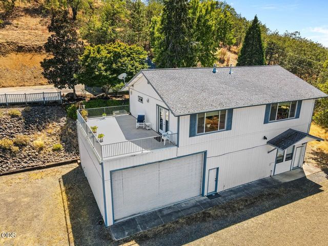 3375 Dodge Road, White City, OR 97503