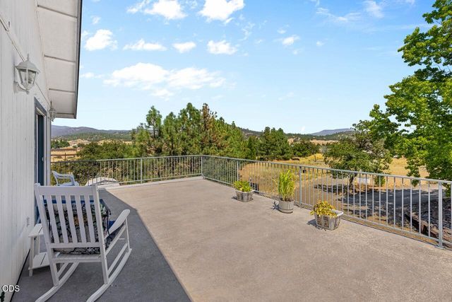 3375 Dodge Road, White City, OR 97503
