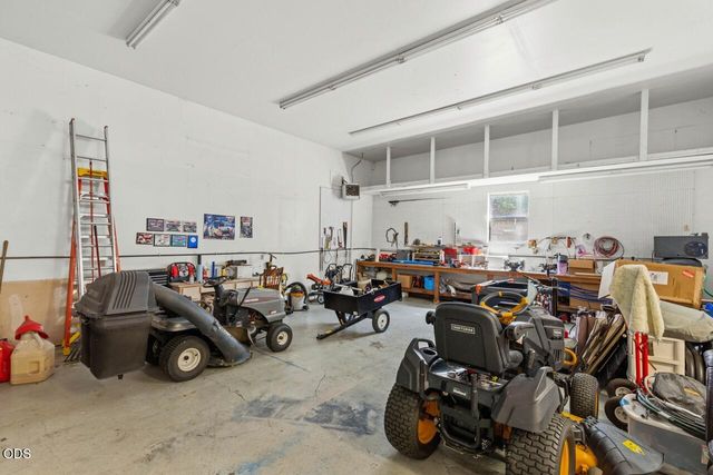3375 Dodge Road, White City, OR 97503
