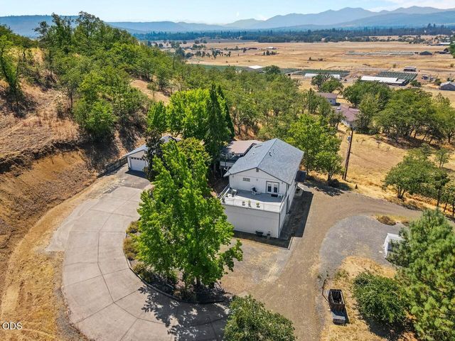3375 Dodge Road, White City, OR 97503