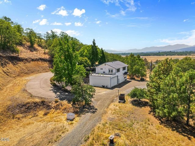 3375 Dodge Road, White City, OR 97503