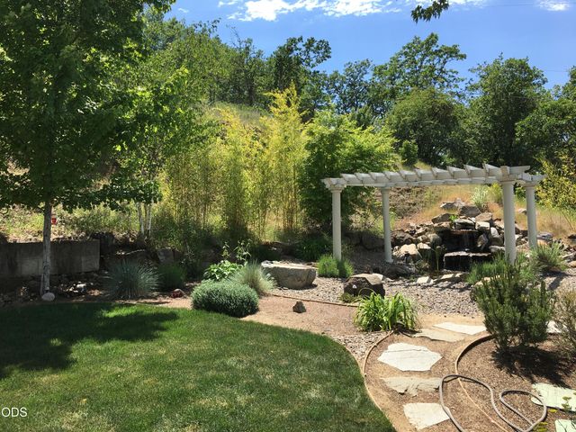 3375 Dodge Road, White City, OR 97503