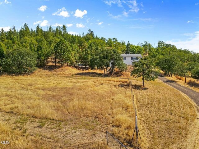 3375 Dodge Road, White City, OR 97503