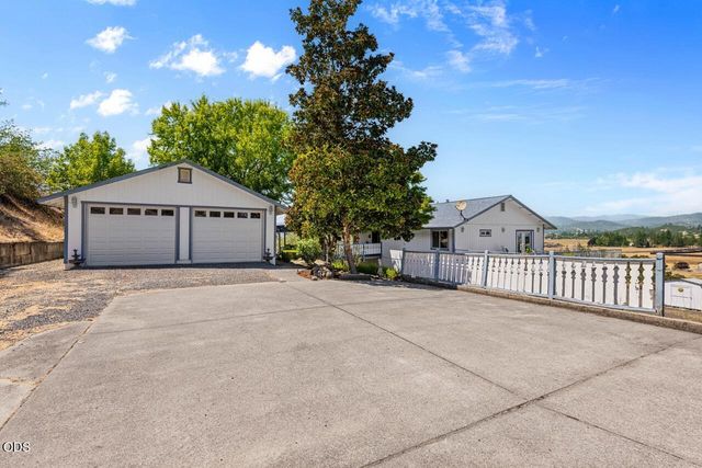 3375 Dodge Road, White City, OR 97503