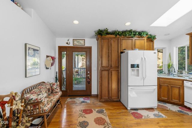 3375 Dodge Road, White City, OR 97503