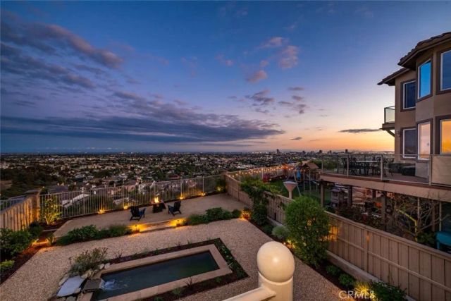 2212 Sea Ridge, Signal Hill, CA 90755