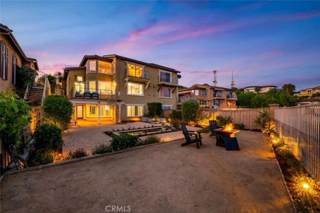 2212 Sea Ridge, Signal Hill, CA 90755