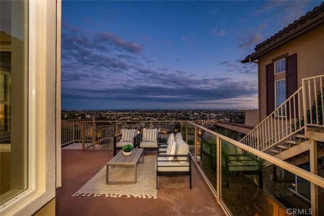 2212 Sea Ridge, Signal Hill, CA 90755
