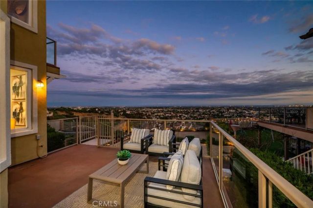 2212 Sea Ridge, Signal Hill, CA 90755