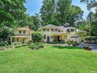 6 Tower Rd, Glen Cove, NY 11542