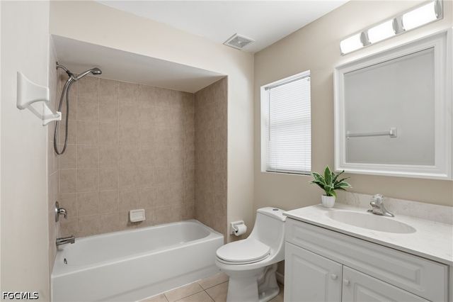 4263 Covey CIR 16B, Naples, FL 34109