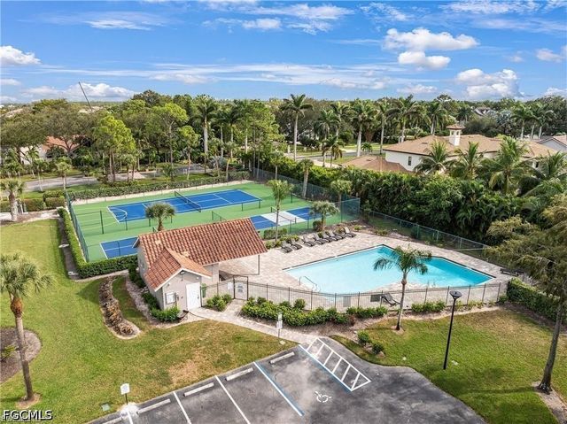 4263 Covey CIR 16B, Naples, FL 34109