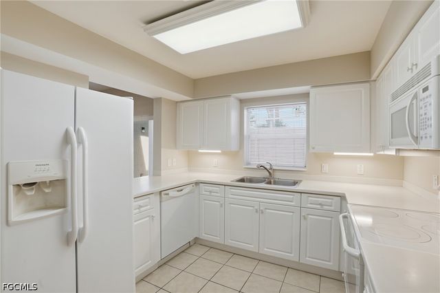4263 Covey CIR 16B, Naples, FL 34109
