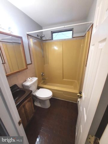 35 VIKING LN, Levittown, PA 19054