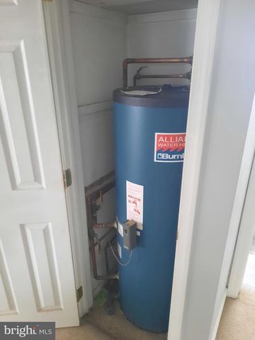 35 VIKING LN, Levittown, PA 19054