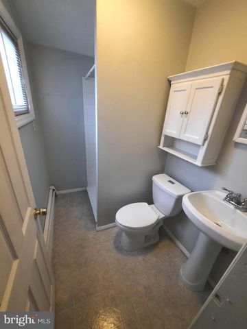 35 VIKING LN, Levittown, PA 19054