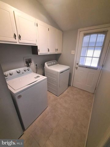 35 VIKING LN, Levittown, PA 19054