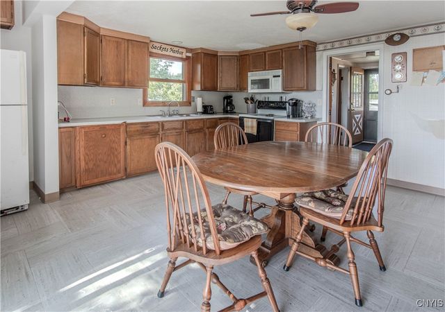 17619 Hy Knoll Drive, Hounsfield, NY 13685