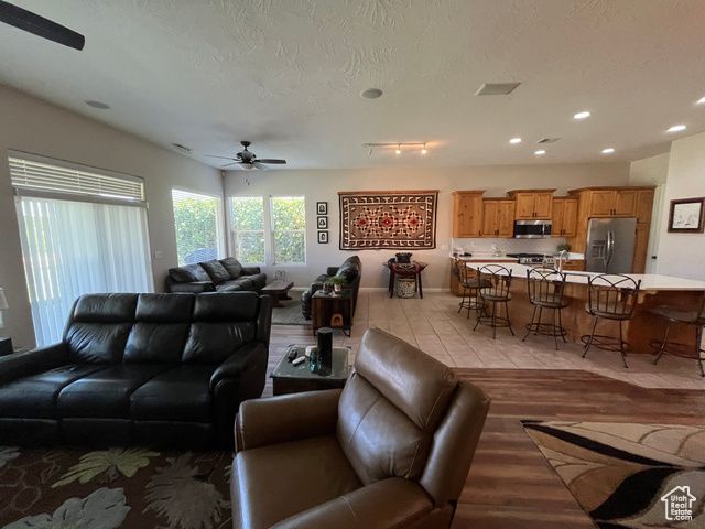 1042 W HILLVIEW DR, Washington, UT 84780