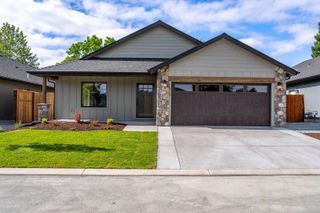 1015 River Mist Lane, Grants Pass, OR 97527